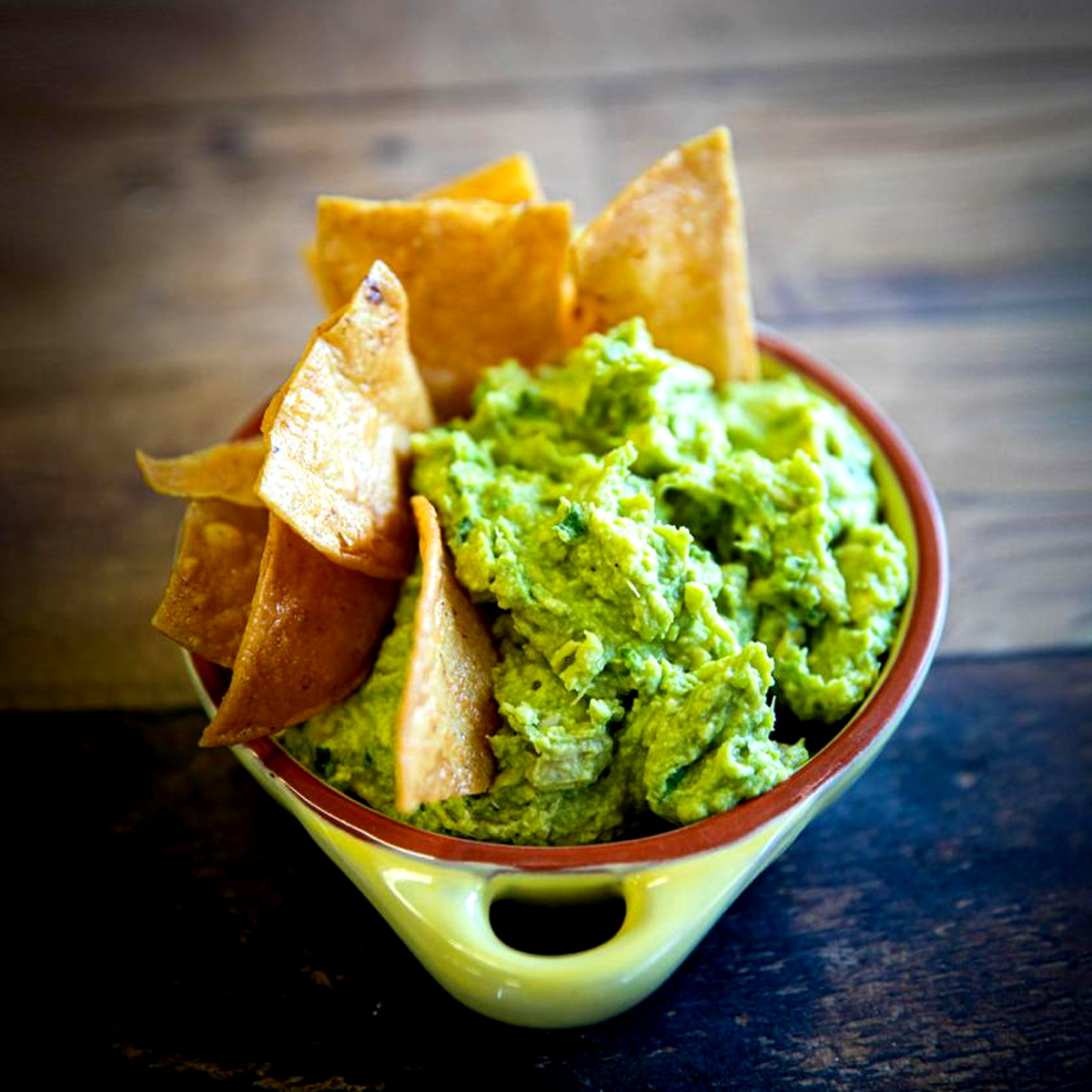 Fresh-Guacamole-&-Chips